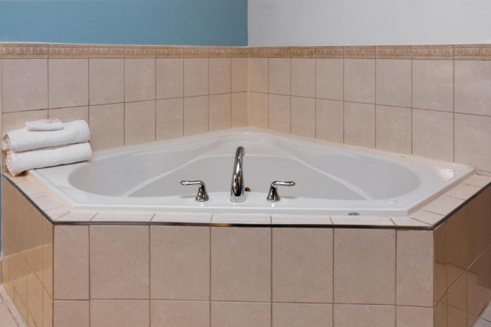 Premier Inn & Suites - Downtown Hamilton Hotel