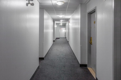 Premier Inn & Suites - Downtown Hamilton Hotel image 9